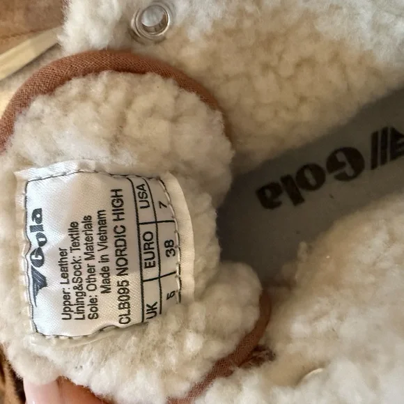 Brand new Gola Fur Lined High-Top Sneakers! - Picture 5 of 5